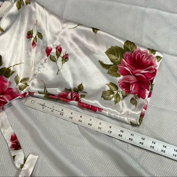 Vintage White Pink Rose Lace Trim Short Robe with Belt - Picture 5 of 7